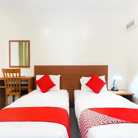 Lawten Hotel Малакка Экстерьер фото